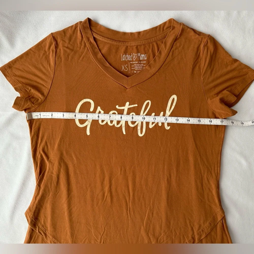 Latched Mama v-neck boyfriend nursing maternity tee - Grateful burnt orange - Picture 4 of 6